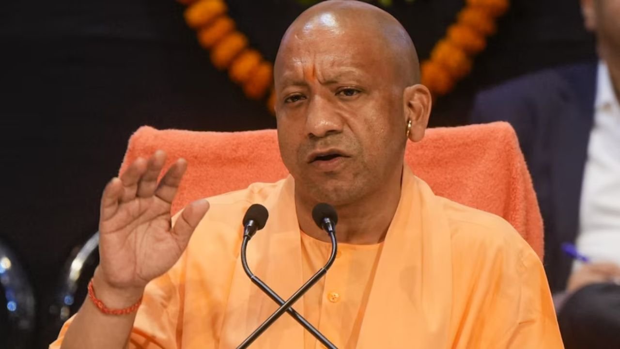 UP News: यूपी में रोहिंग्या पर बड़ा एक्शन, सीएम योगी ने 17 नगर निकायों को सूची बनाने और तुरंत कार्रवाई के निर्देश दिए